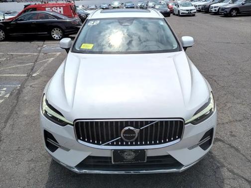 2022 Volvo XC60 B5 Inscription