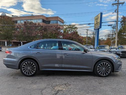 2022 Volkswagen Passat 2.0T Limited Edition
