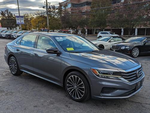 2022 Volkswagen Passat 2.0T Limited Edition