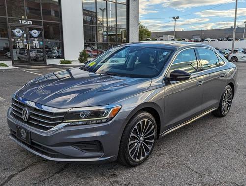 2022 Volkswagen Passat 2.0T Limited Edition