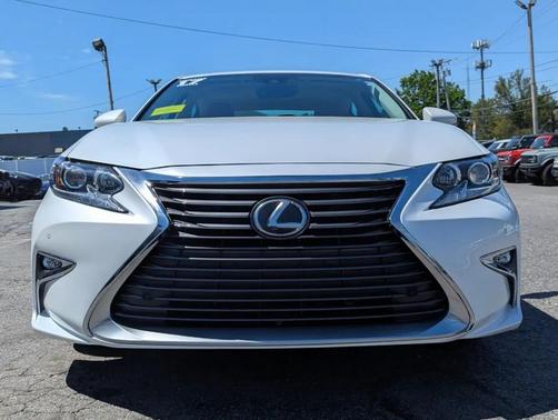 Eminent White Pearl 2017 Lexus ES 350 Base