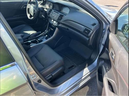 Lunar Silver Metallic 2017 Honda Accord Sport SE