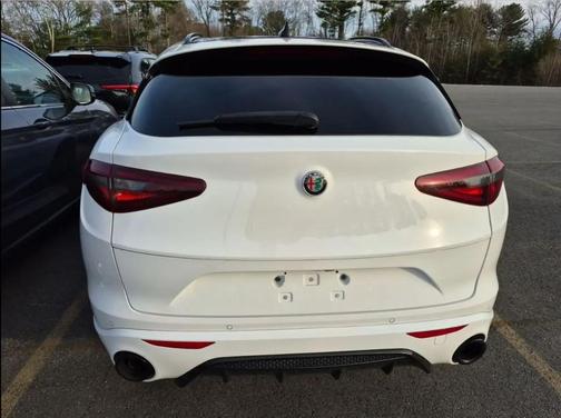 2022 Alfa Romeo Stelvio Ti