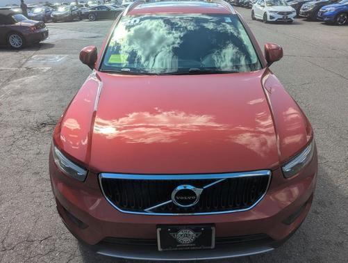 2020 Volvo XC40 T5 Momentum