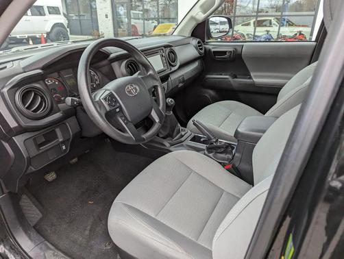 2017 Toyota Tacoma SR