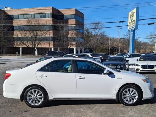 2013 Toyota Camry Hybrid XLE