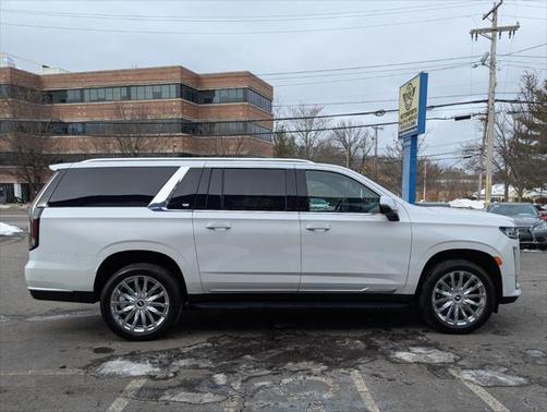 2023 Cadillac Escalade ESV Premium Luxury