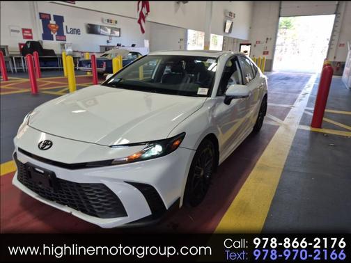 2025 Toyota Camry SE