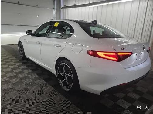 2022 Alfa Romeo Giulia Veloce
