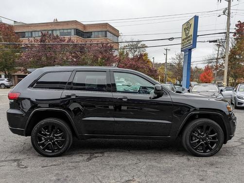2021 Jeep Grand Cherokee Laredo