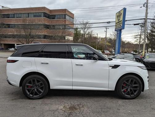 White 2024 Land Rover Range Rover Sport SE