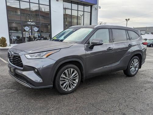 2022 Toyota Highlander Platinum