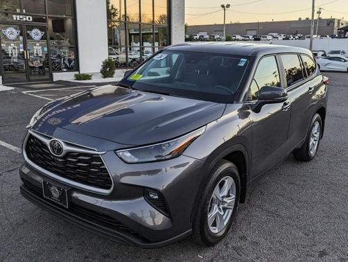 2023 Toyota Highlander LE