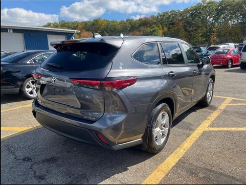 2023 Toyota Highlander LE