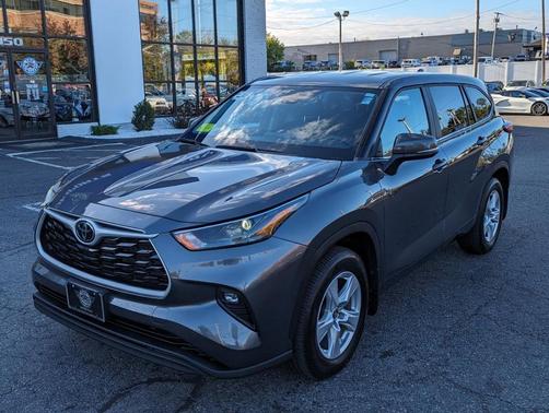 2023 Toyota Highlander LE
