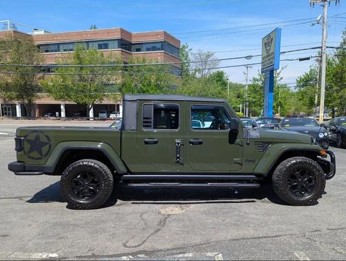 Sarge Green Clearcoat 2022 Jeep Gladiator Willys 4x4