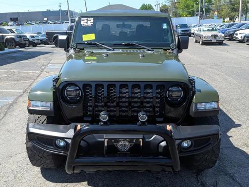 Sarge Green Clearcoat 2022 Jeep Gladiator Willys 4x4