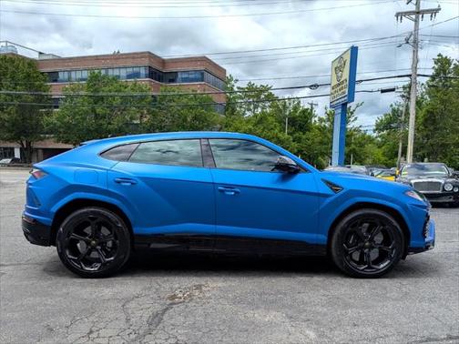2021 Lamborghini Urus AWD