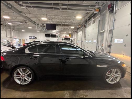 2017 Jaguar XE 35t Premium