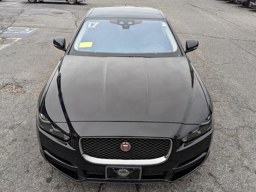 2017 Jaguar XE 35t Premium