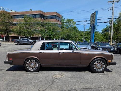 Brown 1979 Rolls-Royce Silver Shadow