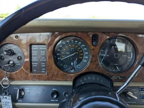 Brown 1979 Rolls-Royce Silver Shadow