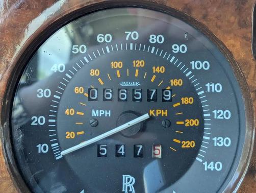Brown 1979 Rolls-Royce Silver Shadow