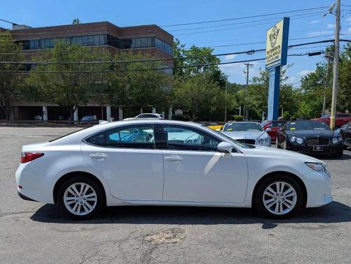 White 2015 Lexus ES 350 Base