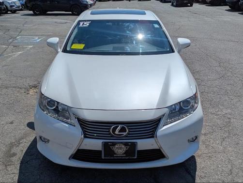 White 2015 Lexus ES 350 Base