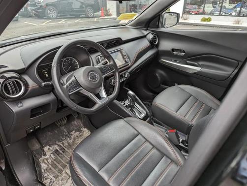 2019 Nissan Kicks SR