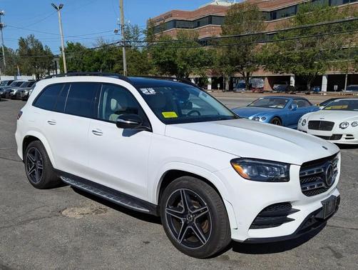 White 2022 Mercedes-Benz GLS 450 4MATIC