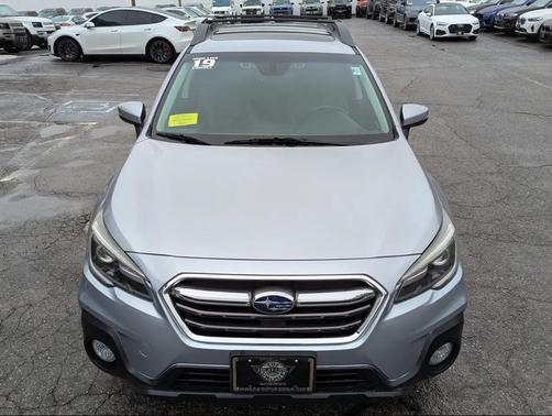 Ice Silver Metallic 2019 Subaru Outback 3.6R Limited