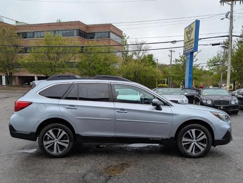 Ice Silver Metallic 2019 Subaru Outback 3.6R Limited