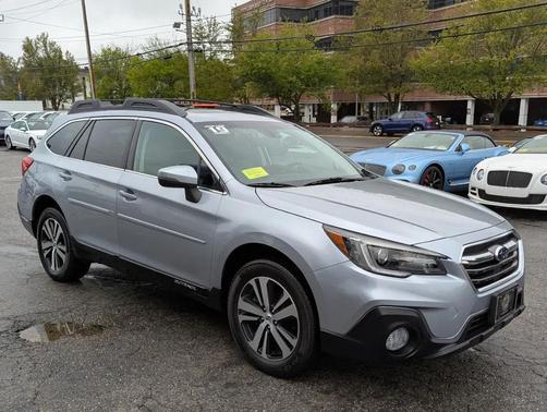 Ice Silver Metallic 2019 Subaru Outback 3.6R Limited