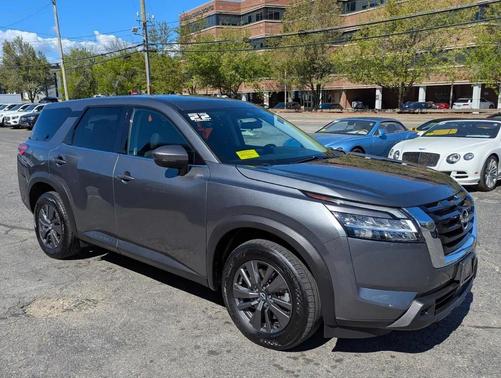 Gun Metallic 2022 Nissan Pathfinder S 4WD