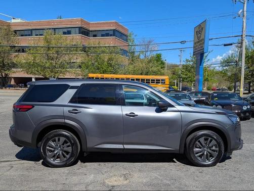 Gun Metallic 2022 Nissan Pathfinder S 4WD