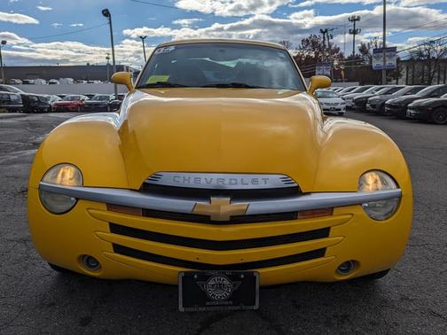 2004 Chevrolet SSR LS
