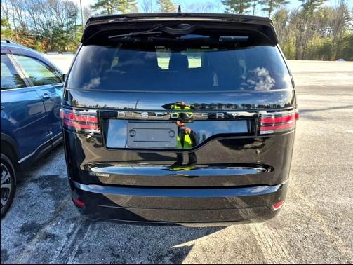 2024 Land Rover Discovery P300 Dynamic SE