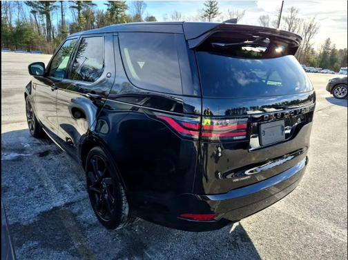 2024 Land Rover Discovery P300 Dynamic SE