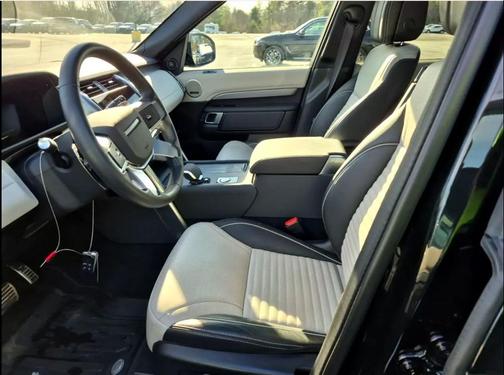 2024 Land Rover Discovery P300 Dynamic SE