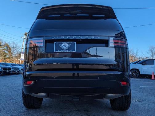 2024 Land Rover Discovery P300 Dynamic SE