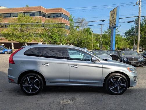 Electric Silver Metallic 2014 Volvo XC60 T6 R-Design Platinum