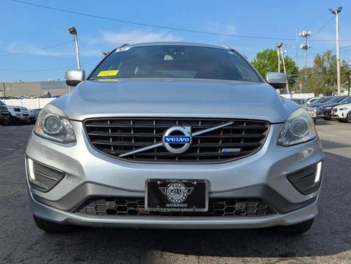 Electric Silver Metallic 2014 Volvo XC60 T6 R-Design Platinum