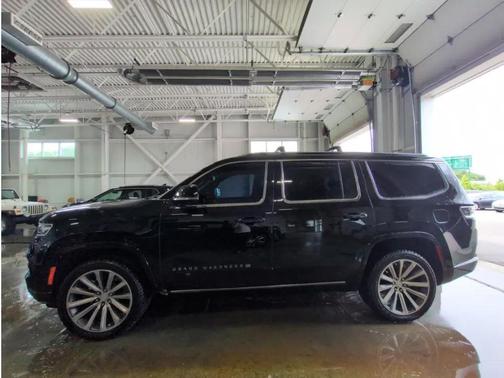 Diamond Black Crystal Pearlcoat 2022 Jeep Grand Wagoneer Series II 4x4