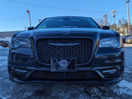2021 Chrysler 300 Touring