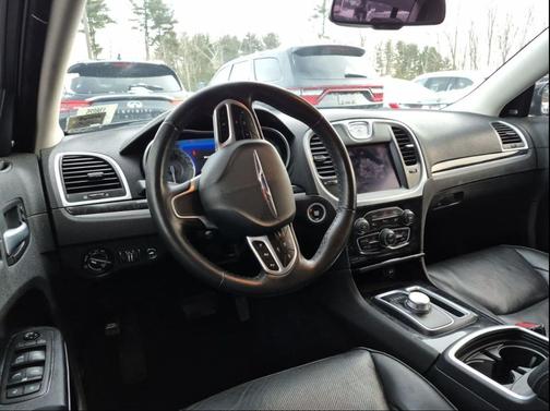 2021 Chrysler 300 Touring