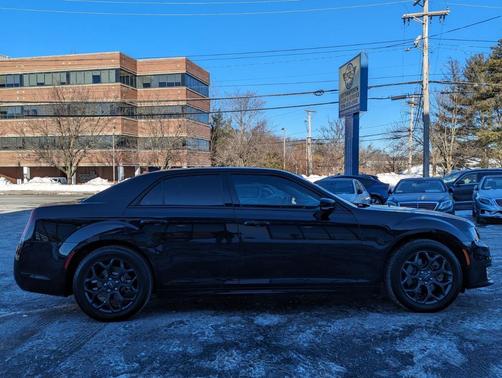 2021 Chrysler 300 Touring