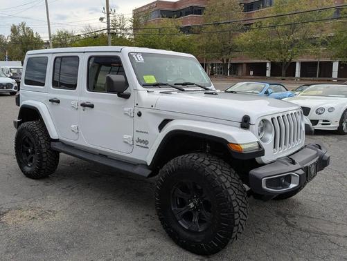 Bright White Clearcoat 2018 Jeep Wrangler Unlimited Sahara