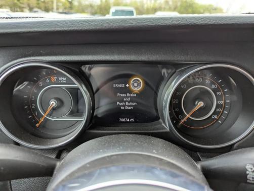 Bright White Clearcoat 2018 Jeep Wrangler Unlimited Sahara