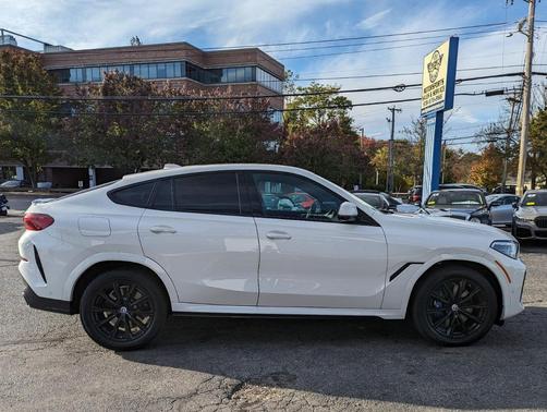 2023 BMW X6 M50i